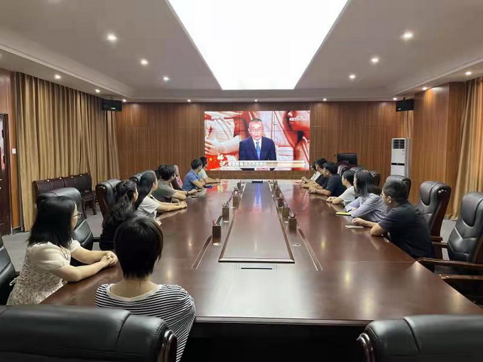 我中心组织收听收看“烈士纪念日向人民英雄敬献花篮仪式”image005.jpg